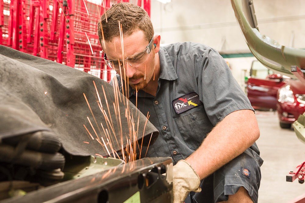 how to pick an auto body shop